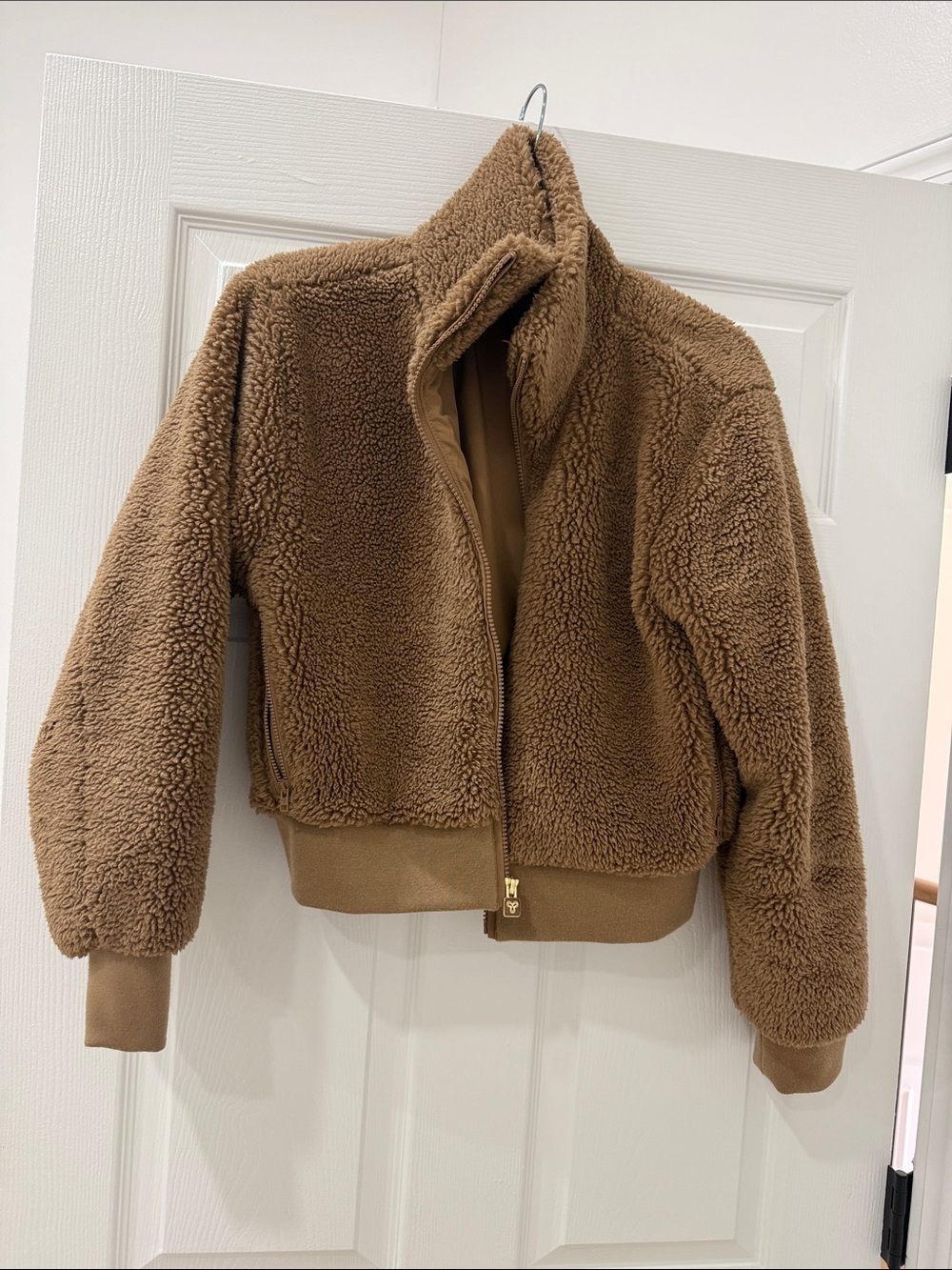 Aritizia Cozy Cropped Sherpa Jacket - Brown
